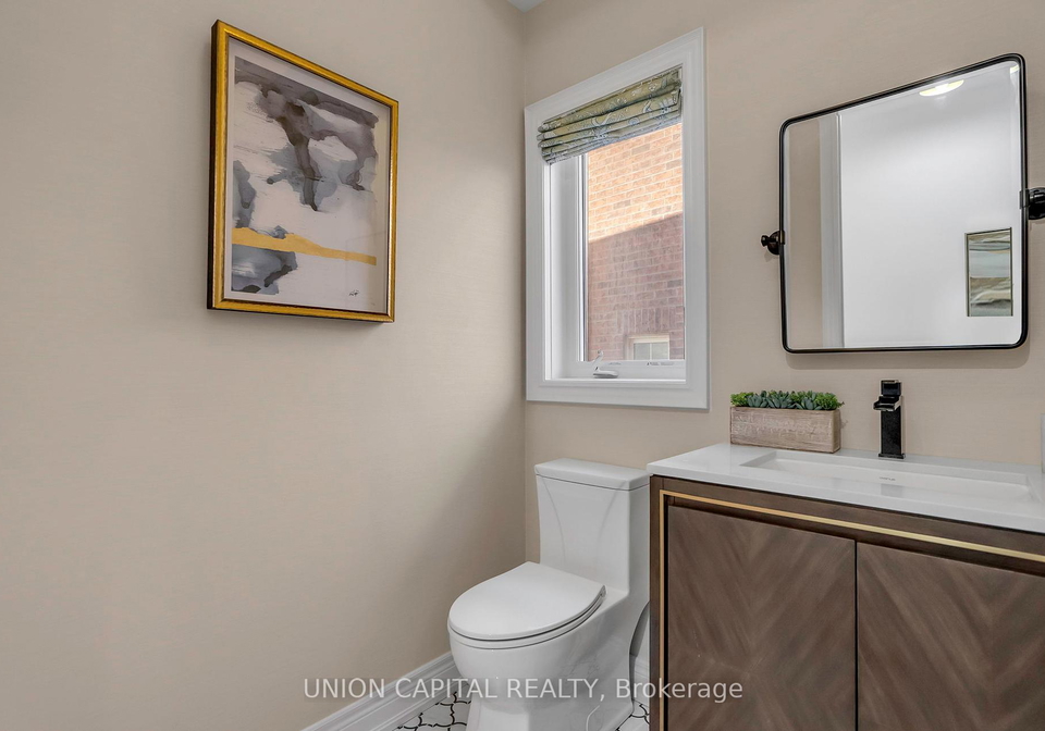 130-walter-english-drive-east-gwillimbury-ontario-n12279030