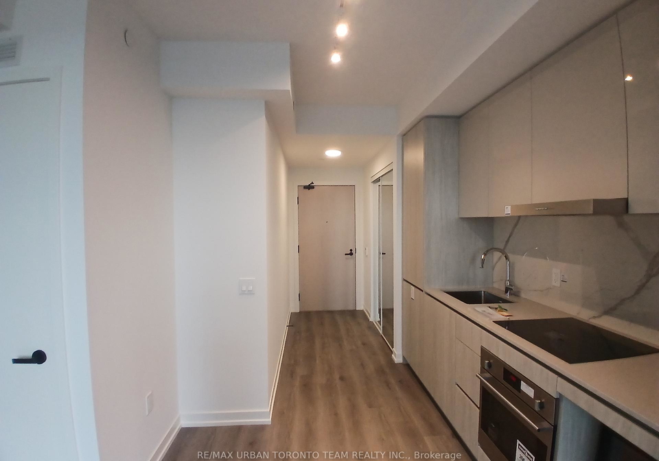 28-interchange-way-vaughan-ontario-n12280164