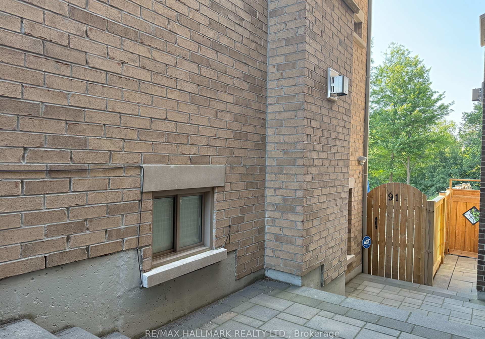 91-glensteeple-trail-aurora-ontario-n12281266