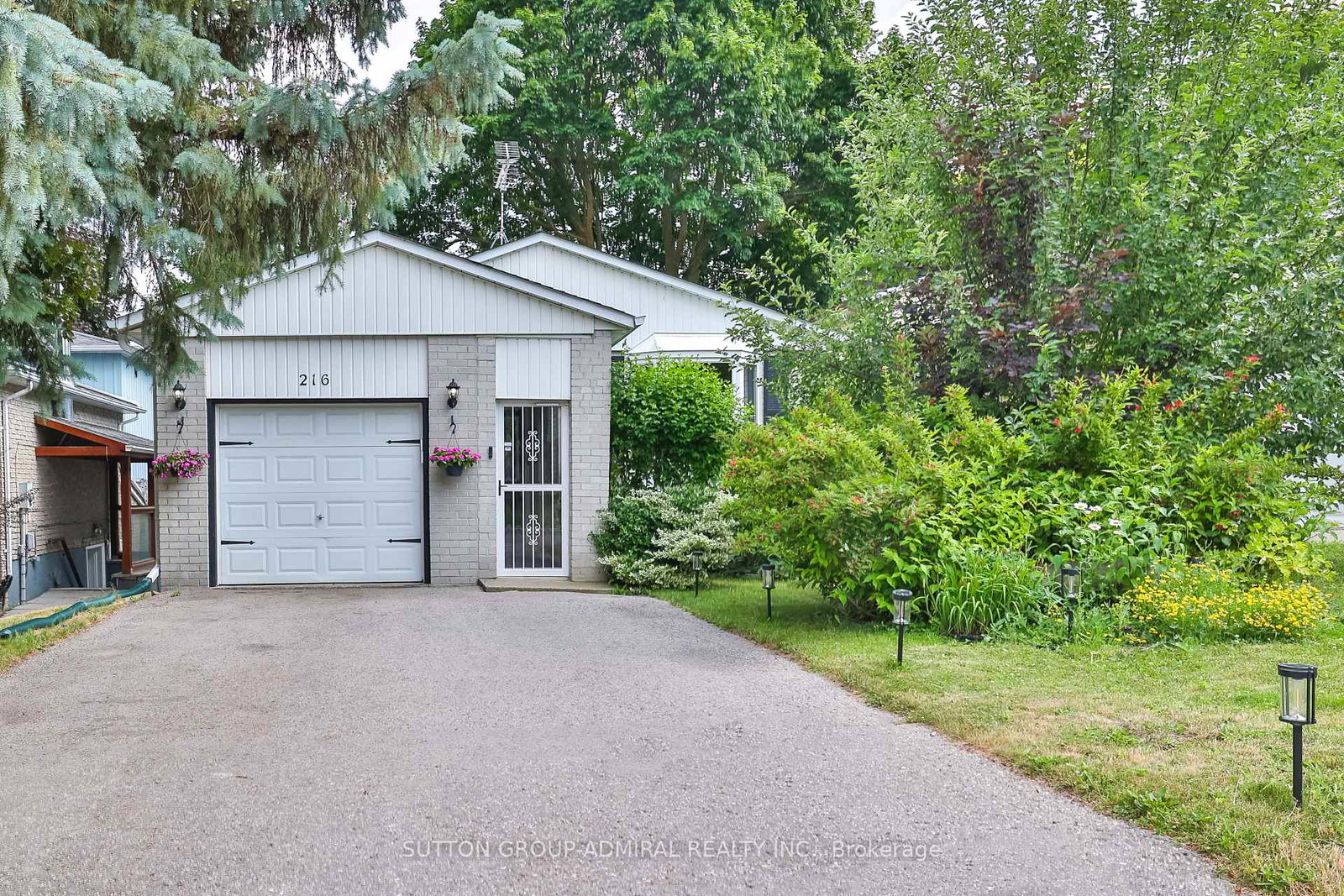 216-robinson-drive-newmarket-ontario-n12285048