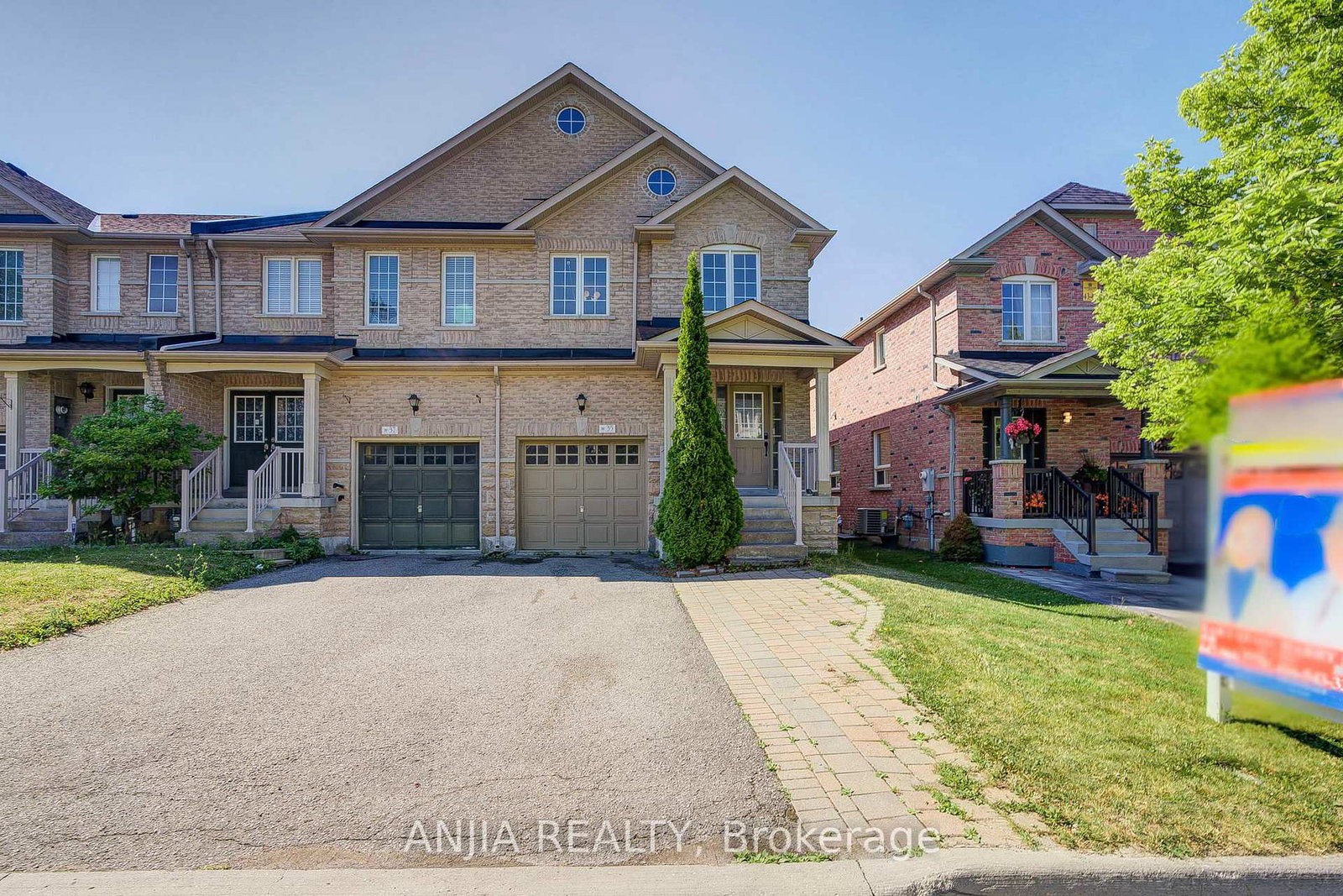 35-martell-gate-aurora-ontario-n12285399