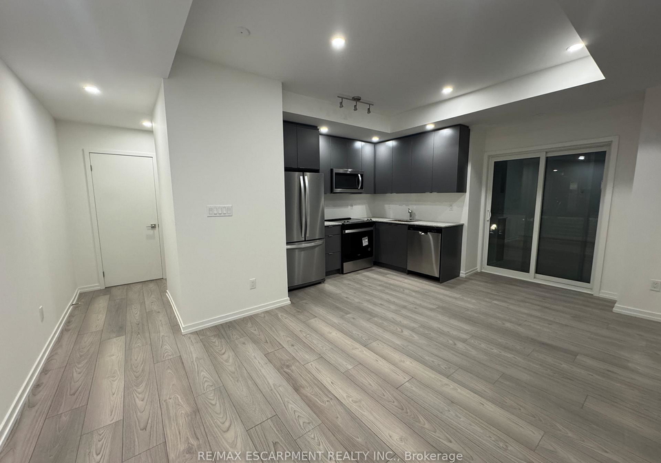 17-lytham-green-circle-newmarket-ontario-n12286586