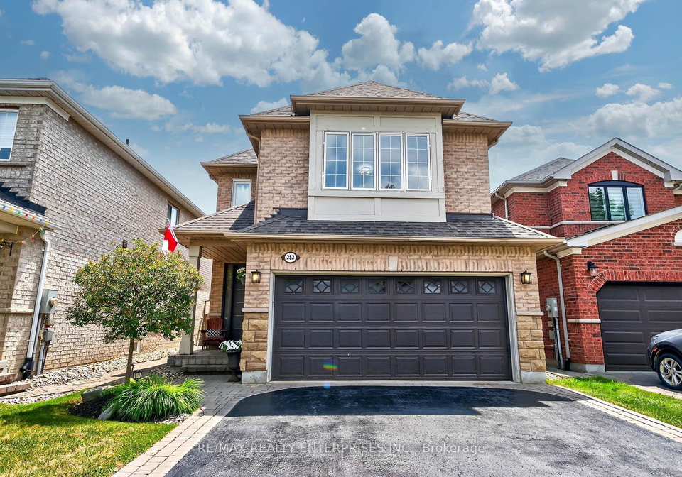 252-mcbride-crescent-newmarket-ontario-n12287388