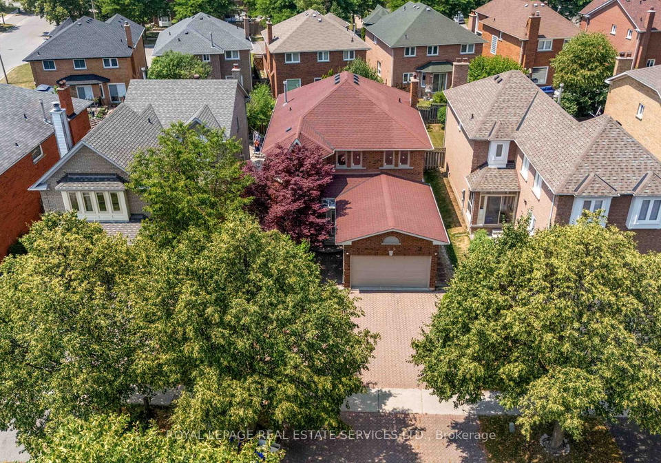 175-berwick-crescent-richmond-hill-ontario-n12290053