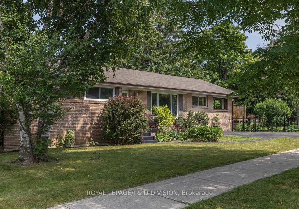87-child-drive-aurora-ontario-n12291732