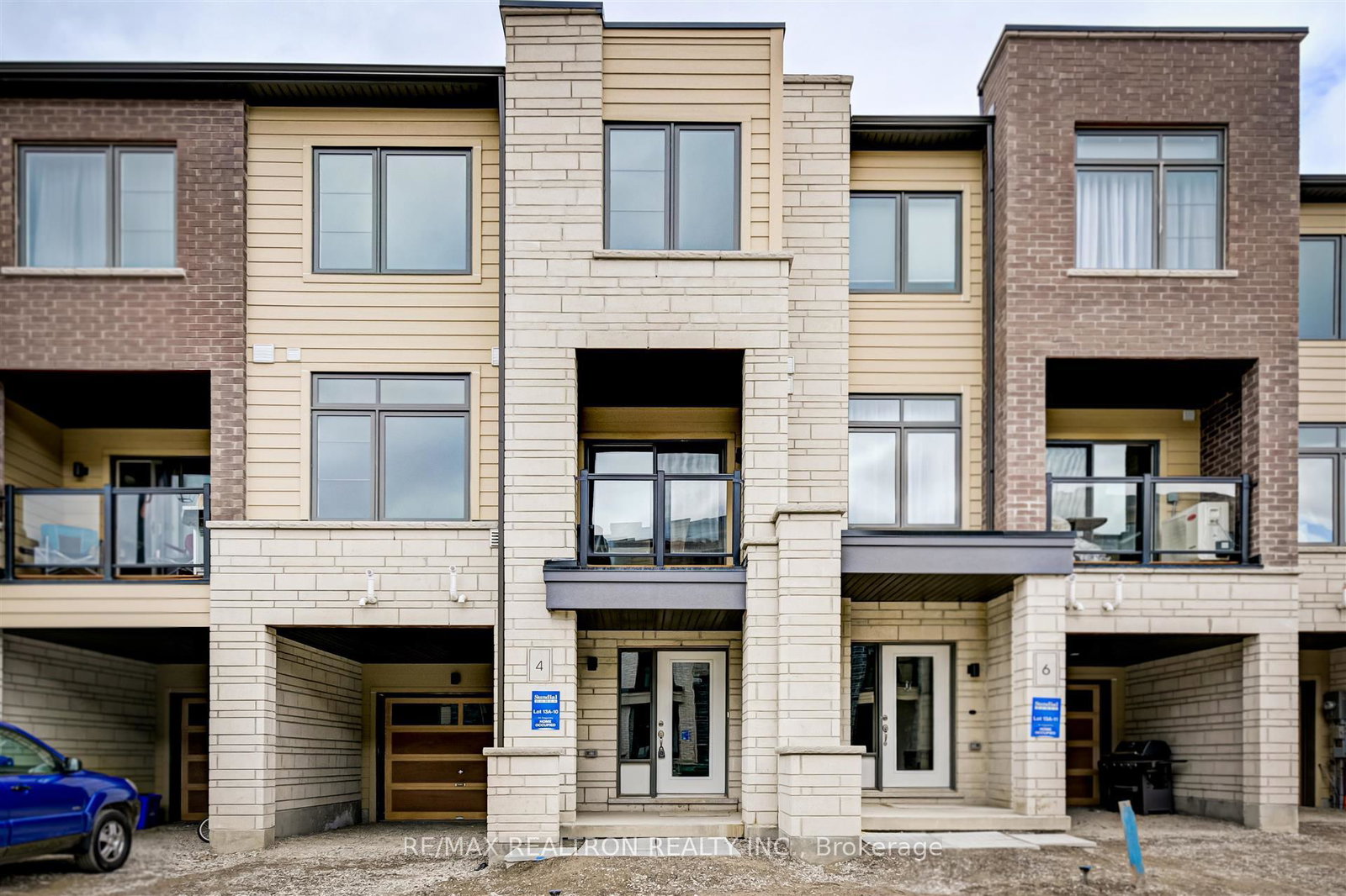 4-delano-way-newmarket-ontario-n12293225