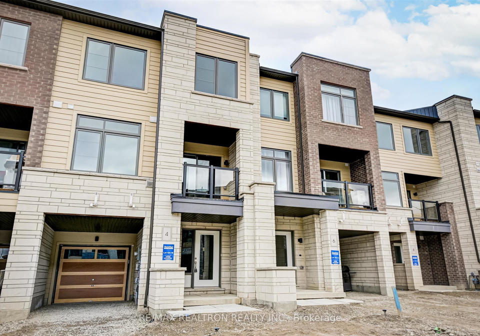4-delano-way-newmarket-ontario-n12293225