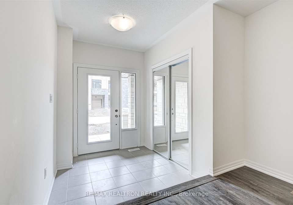 4-delano-way-newmarket-ontario-n12293225