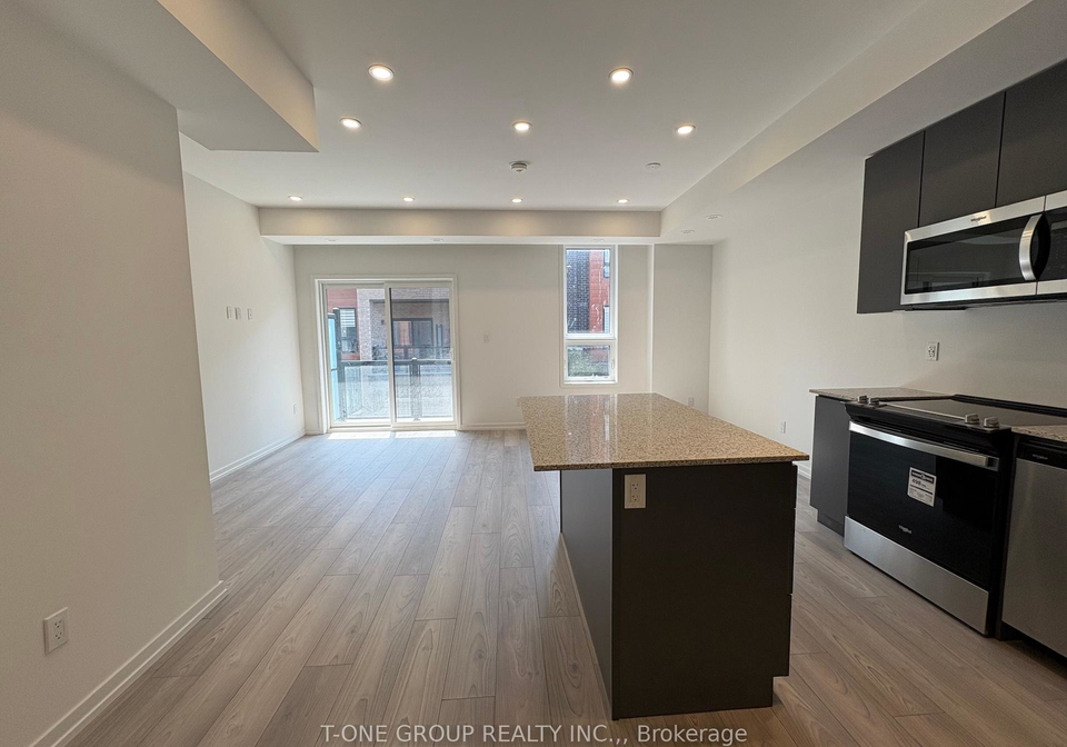 1lytham-green-circle-newmarket-ontario-n12295970