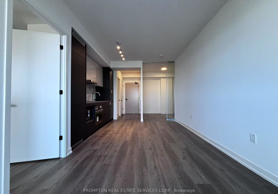 28-interchange-way-vaughan-ontario-n12296244