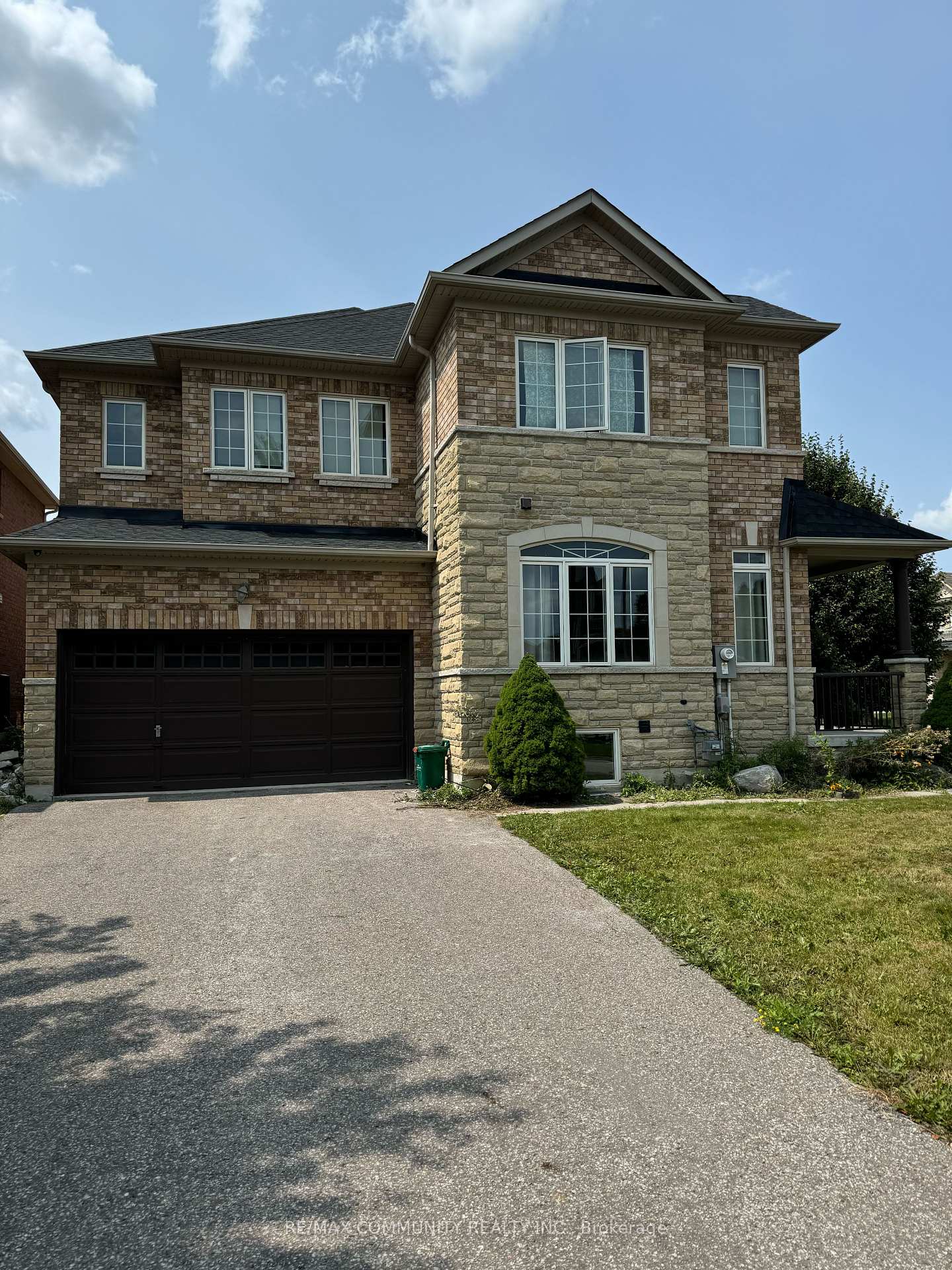 19-lewis-honey-drive-aurora-ontario-n12299348