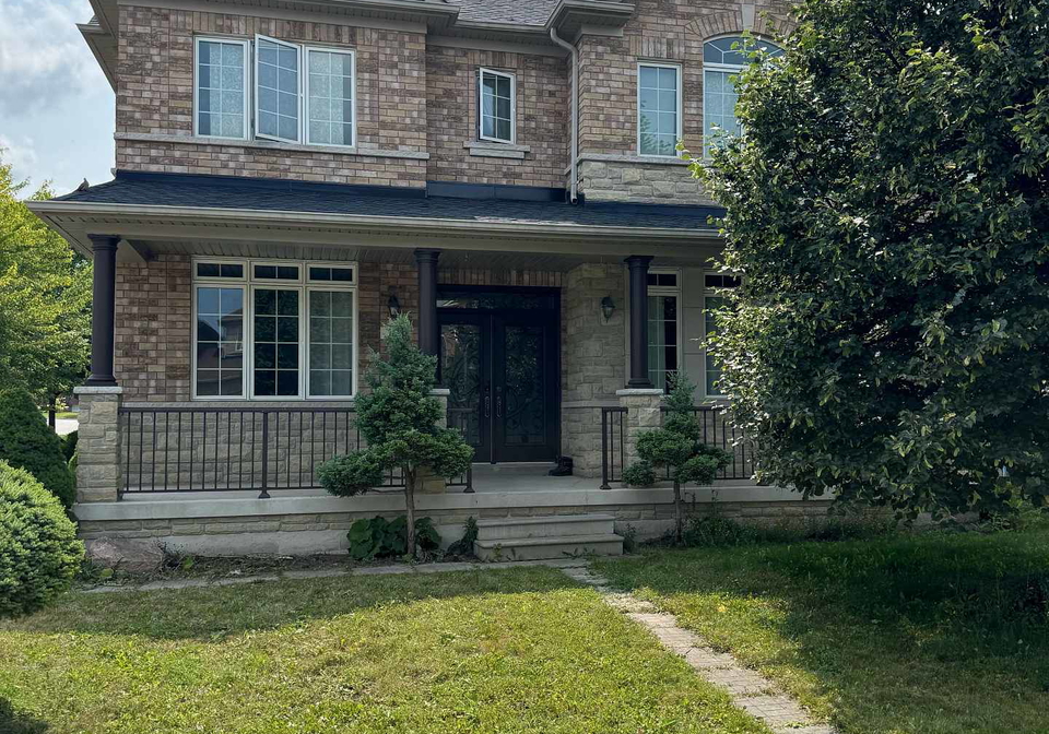 19-lewis-honey-drive-aurora-ontario-n12299348