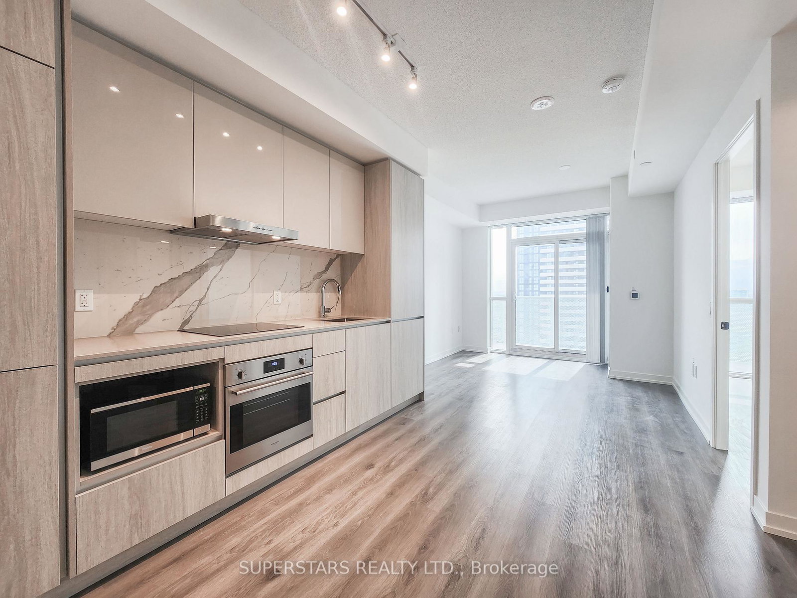 28-interchange-way-vaughan-ontario-n12299412