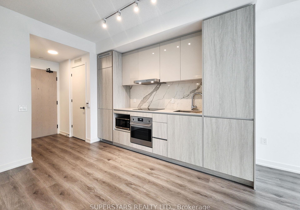 28-interchange-way-vaughan-ontario-n12299412