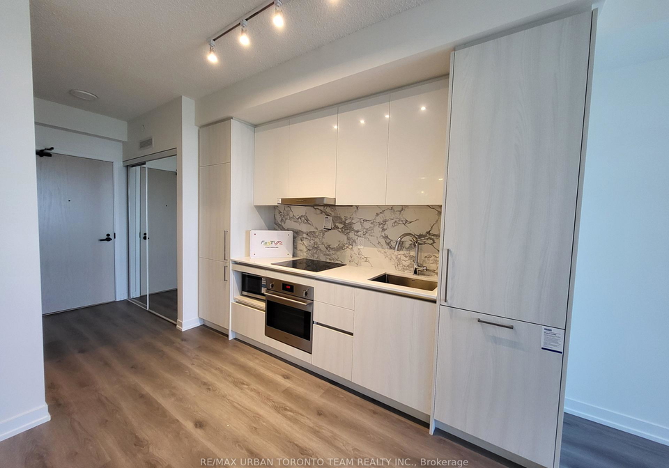 225-commerce-street-vaughan-ontario-n12299656