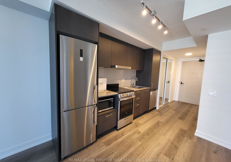195-commerce-street-vaughan-ontario-n12299933