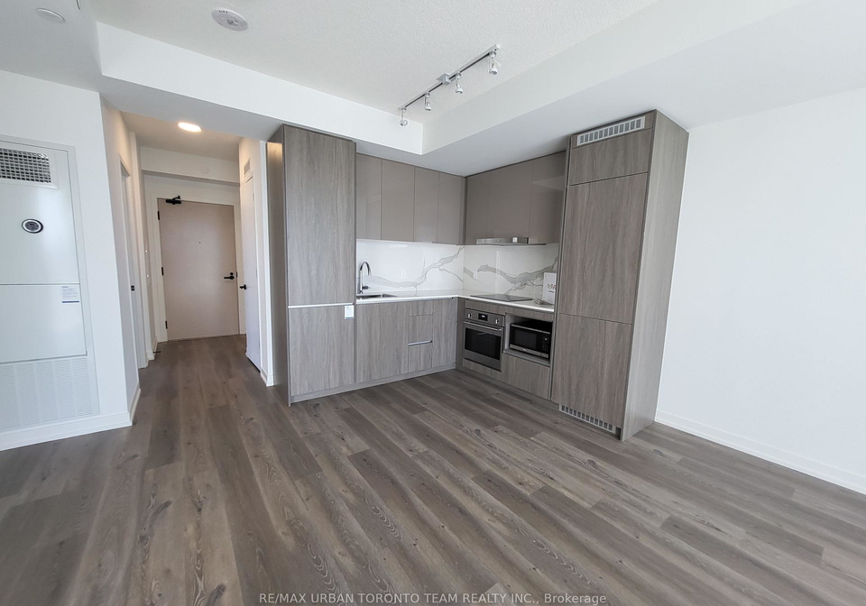 28-interchange-way-vaughan-ontario-n12300136
