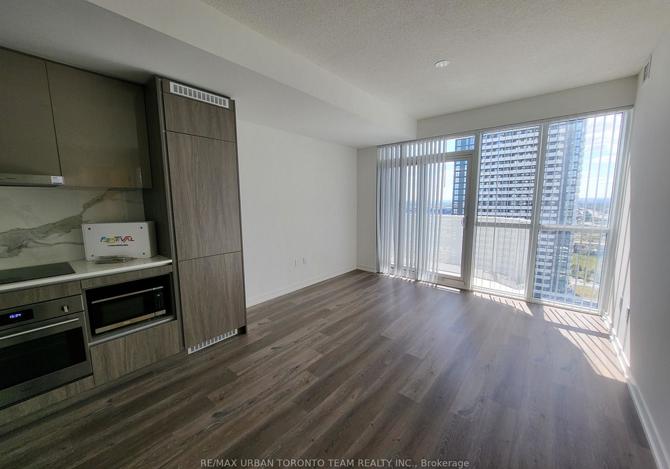 28-interchange-way-vaughan-ontario-n12300136