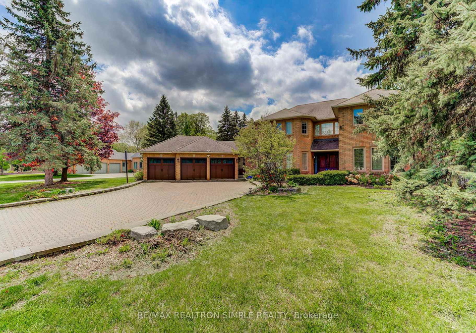 90-treegrove-circle-aurora-ontario-n12300417
