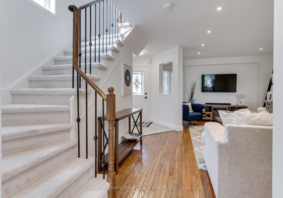 316-pinnacle-trail-aurora-ontario-n12301910