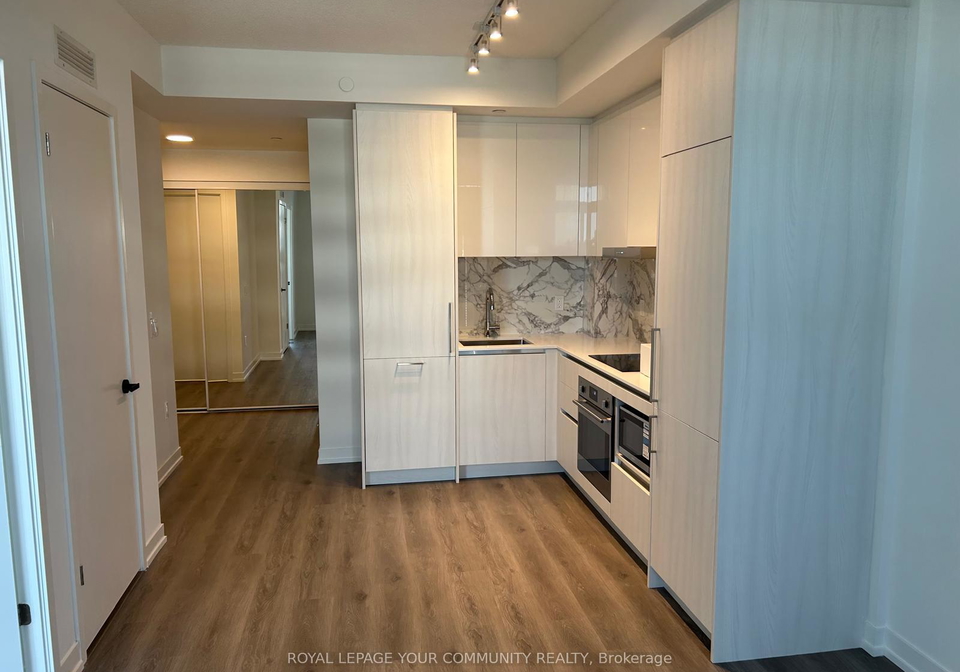 225-commerce-street-e-e-vaughan-ontario-n12302596