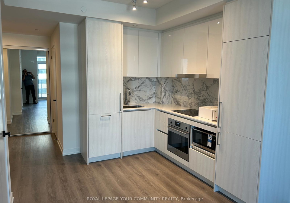 225-commerce-street-e-e-vaughan-ontario-n12302596