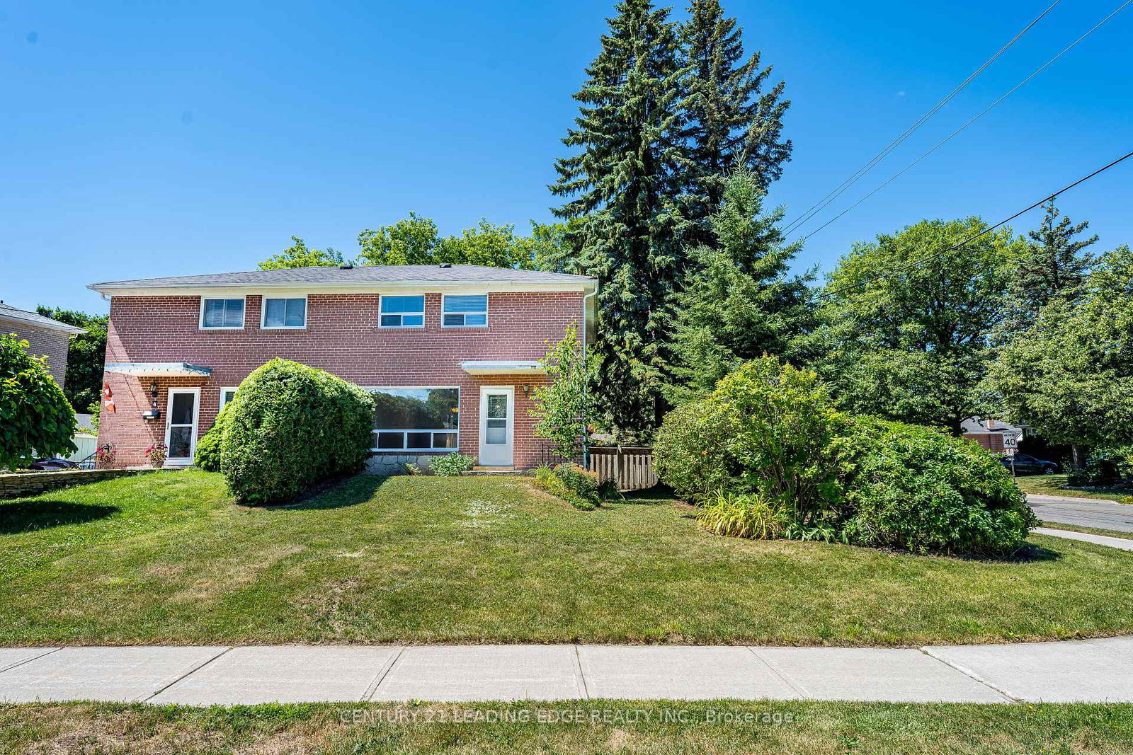 2-lee-gate-aurora-ontario-n12303297