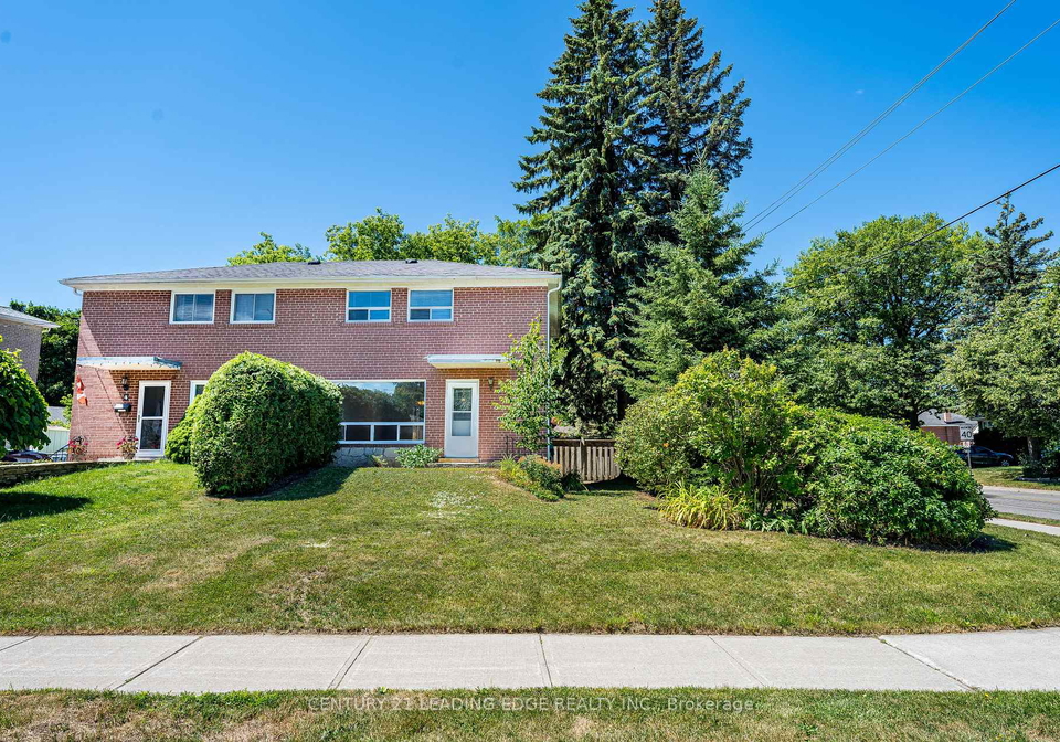 2-lee-gate-aurora-ontario-n12303297