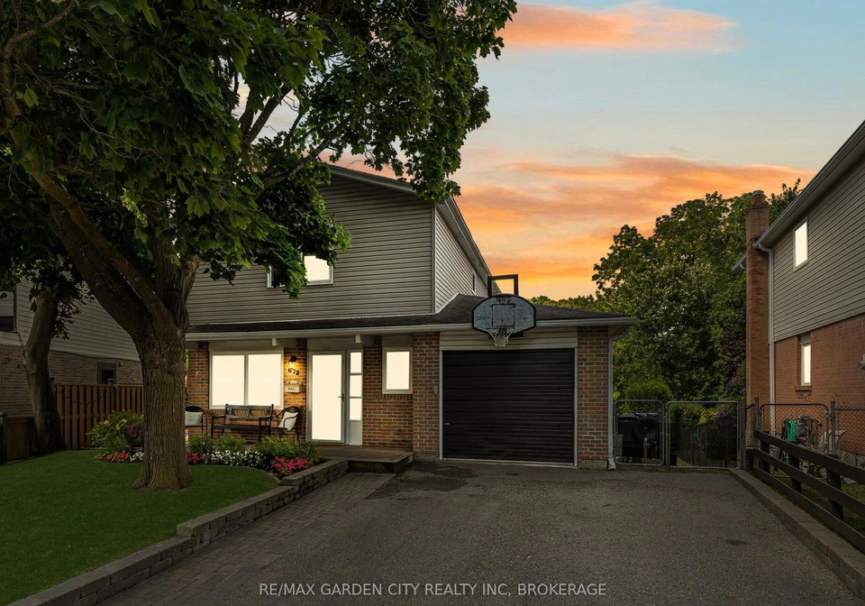 672-irwin-crescent-newmarket-ontario-n12304567