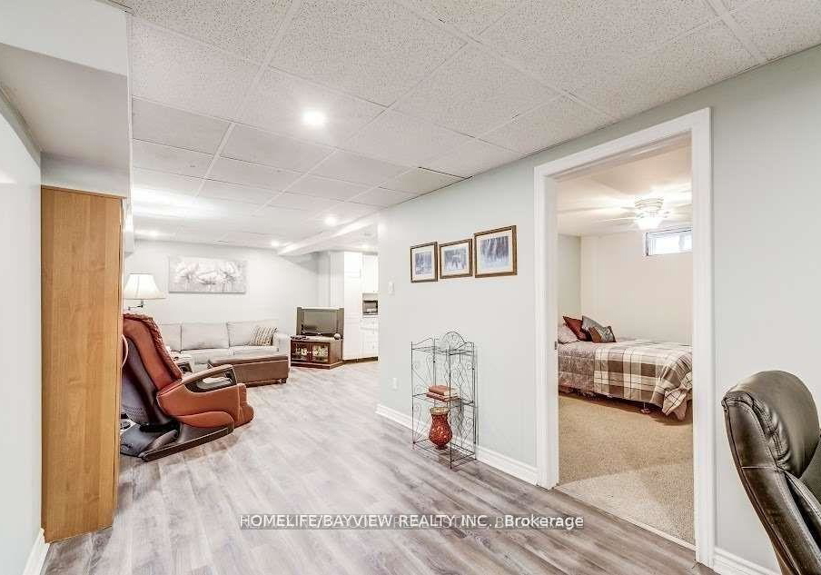 64-rutledge-basement-avenue-newmarket-ontario-n12305001