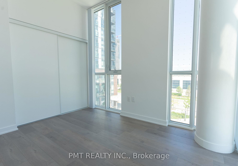 60-honeycrisp-crescent-vaughan-ontario-n12305055