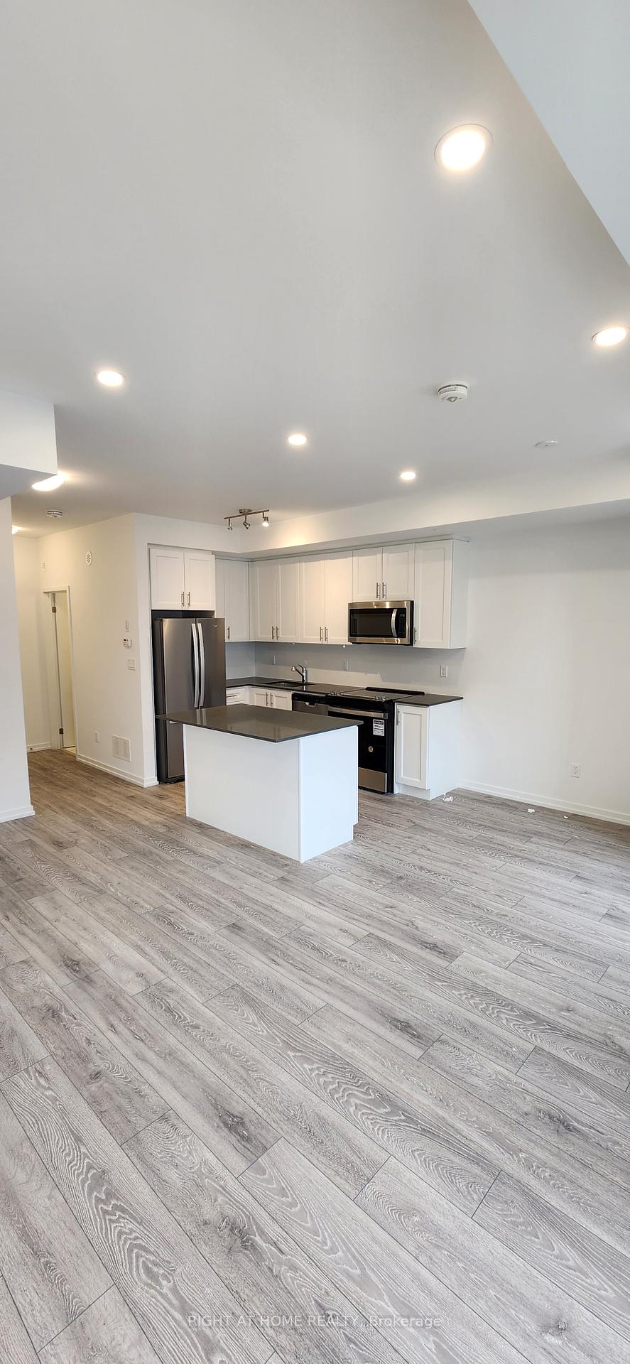 17-lytham-green-circle-newmarket-ontario-n12305284