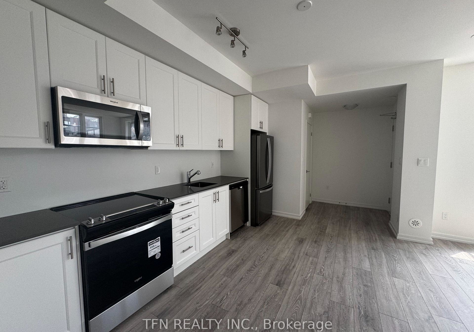 18-lytham-green-circle-newmarket-ontario-n12306072