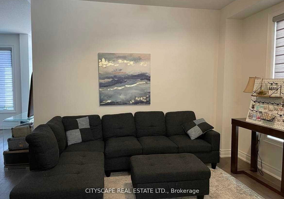 137-wandering-glider-trail-bradford-west-gwillimbury-ontario-n12306328