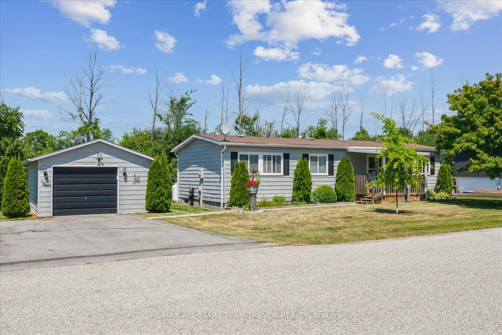 10-hummingbird-circle-georgina-ontario-n12306831