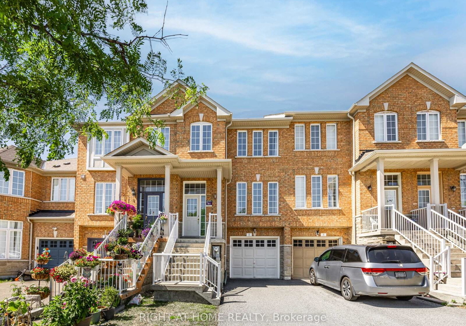 6-martell-gate-aurora-ontario-n12307743