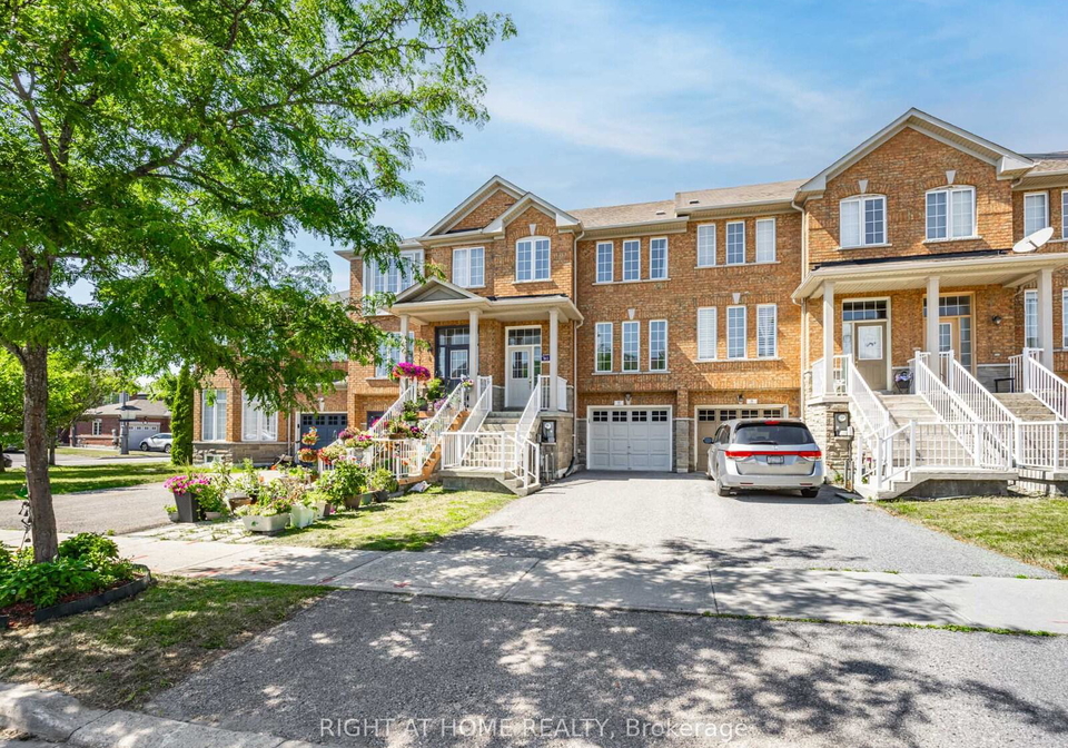 6-martell-gate-aurora-ontario-n12307743