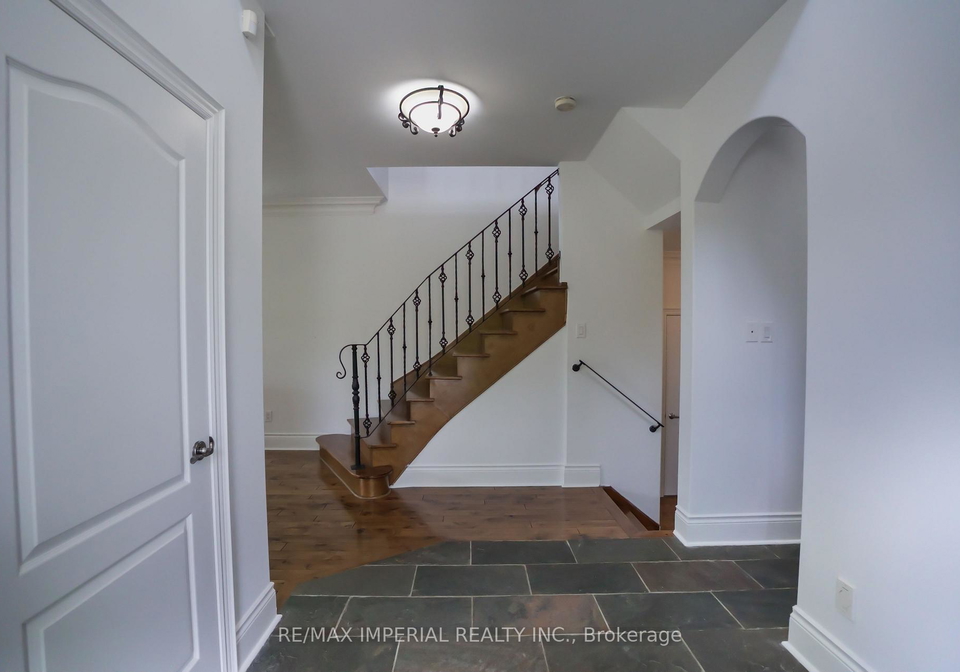 369-gilpin-drive-newmarket-ontario-n12310101