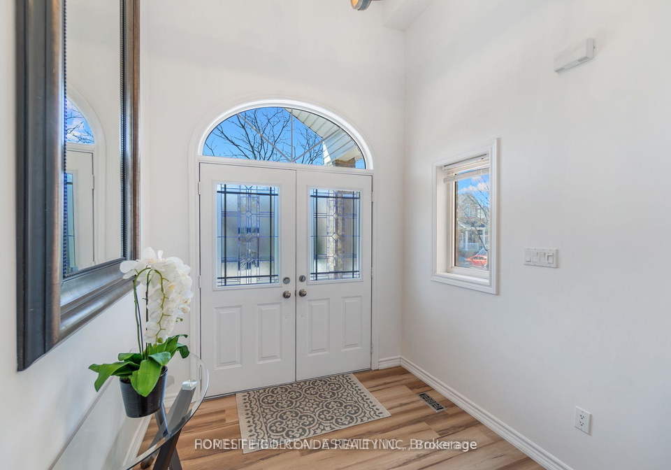 48-matthew-boyd-crescent-newmarket-ontario-n12312202