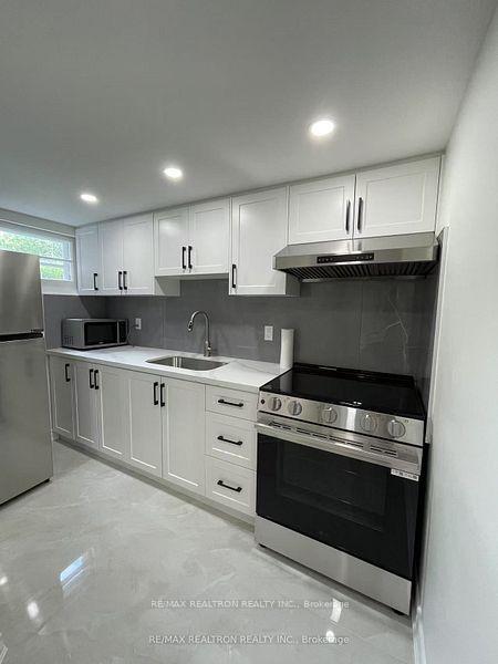 112-lawrence-avenue-richmond-hill-ontario-n12313583