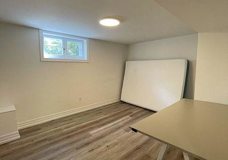112-lawrence-avenue-richmond-hill-ontario-n12313583