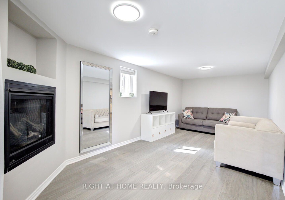 321b-jelley-avenue-newmarket-ontario-n12317165