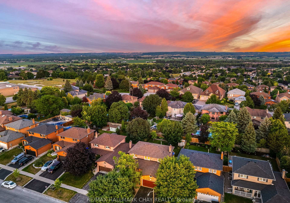 223-miller-park-avenue-bradford-west-gwillimbury-ontario-n12317565