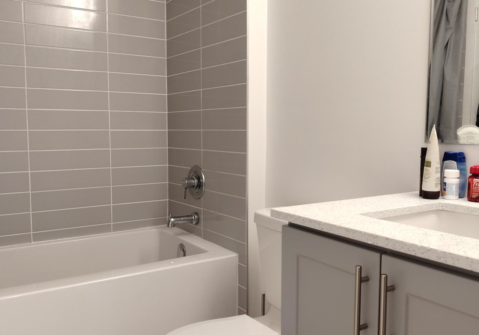 20-lytham-green-circle-newmarket-ontario-n12318051