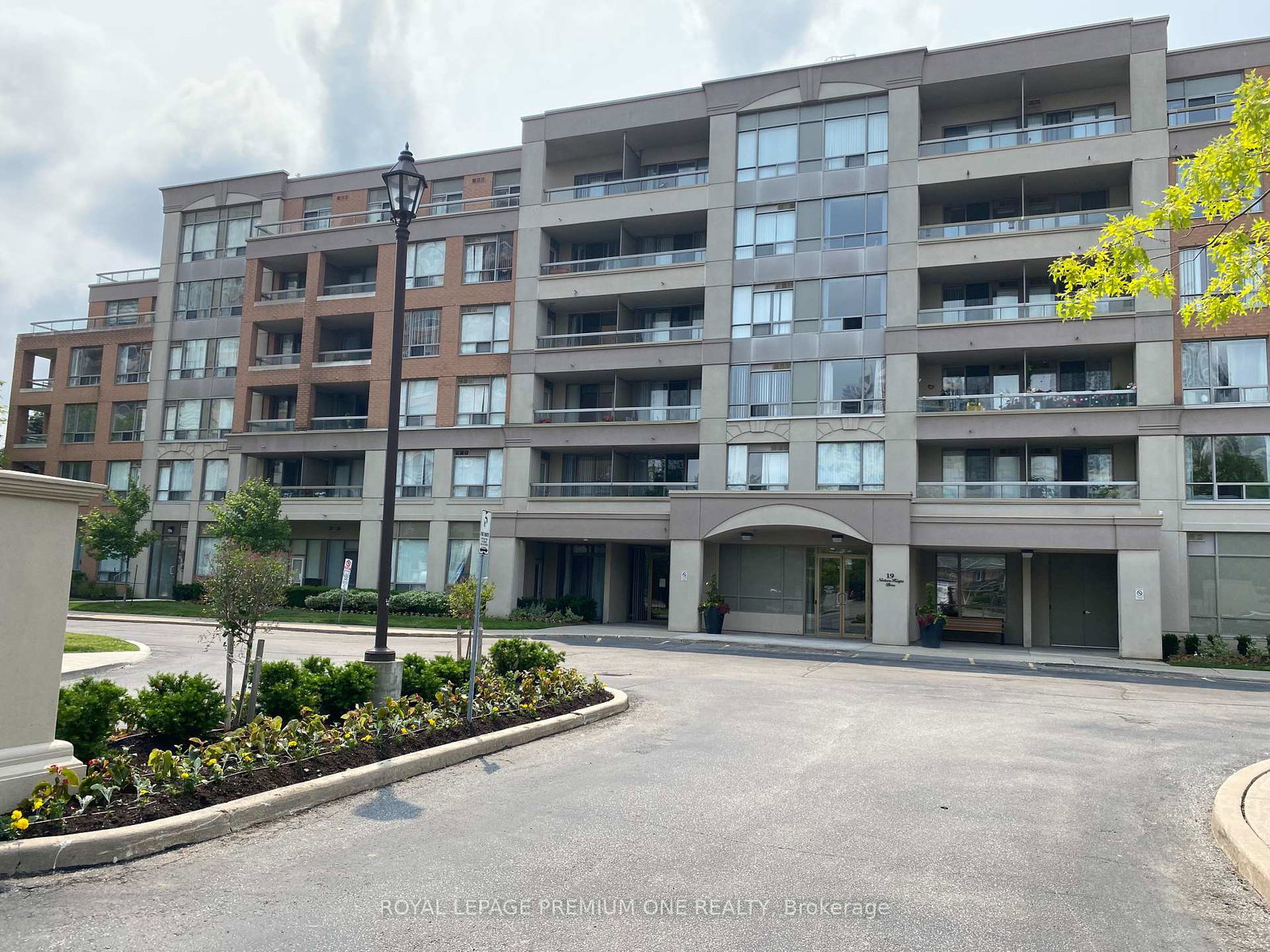 19-northern-heights-drive-richmond-hill-ontario-n12319470