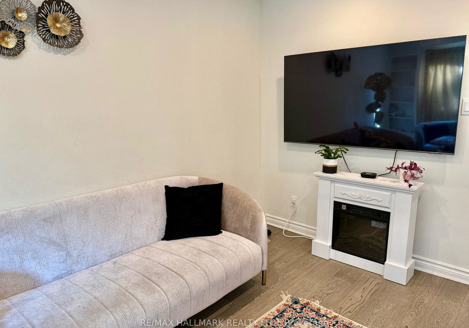 761-pam-crescent-newmarket-ontario-n12321554