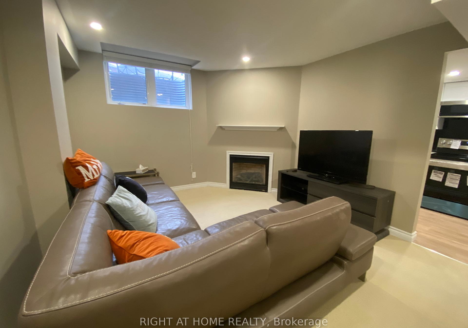 22-thatcher-crescent-east-gwillimbury-ontario-n12324692