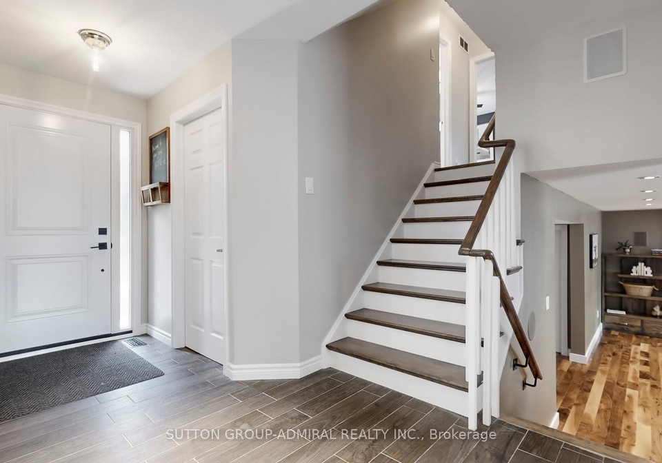 8-balmoral-heights-east-gwillimbury-ontario-n12325364