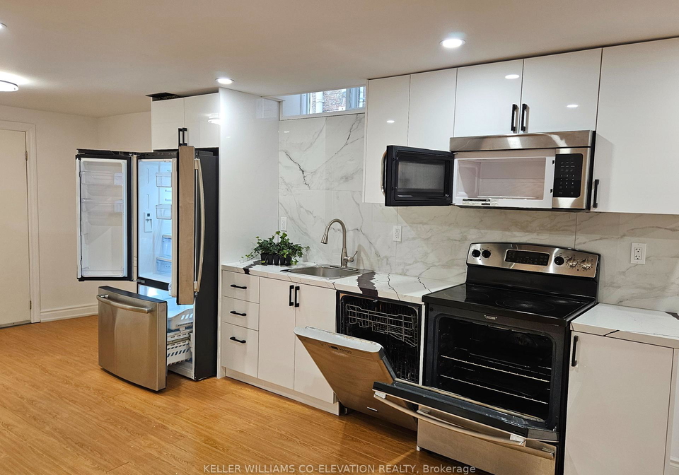 15-rocksprings-avenue-richmond-hill-ontario-n12325699