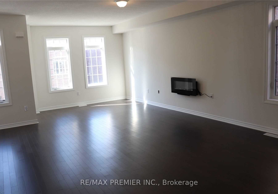 61-gordon-circle-newmarket-ontario-n12326940